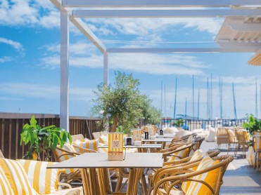 ARMON�A BEACH CLUB