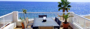 �GUILAS BEACHHOUSE