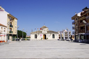 TOWN HALL SQUARE