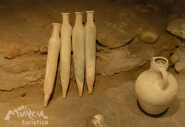 MUSEO ARQUEOL�GICO Y FACTOR�A ROMANA DE SALAZONES