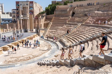 DEL TEATRO A LA DOMUS DEL PÓRTICO. Visita guiada DEL TEATRO A LA DOMUS DEL PÓRTICO. Visita guiada