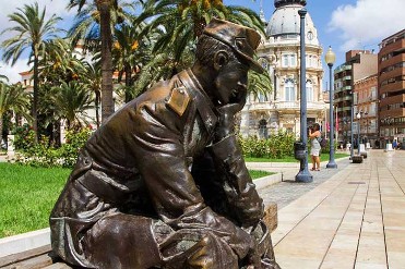 ESCULTURA HOMENAJE AL SOLDADO DE REEMPLAZO