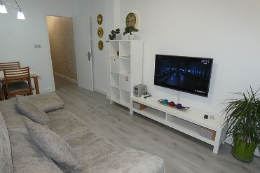 VIVIENDA EN CENTRO DE YECLA
