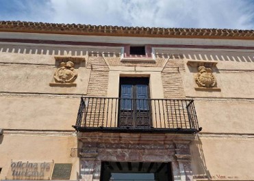 July 24 tour of the historic coats of arms on important buildings in Caravaca