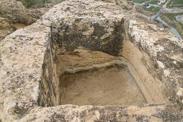 YACIMIENTO ARQUEOL�GICO PILA DE LA REINA MORA-SALTO DE LA NOVIA