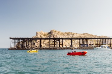 TURISMO AZUL: PATRN POR UN DA EN GUILAS (ALQUILER DE UNA EMBARCACIN SIN TITULACIN. DE 1 A 6 PERSONAS).