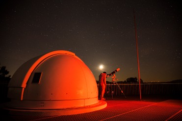  VISITA NOCTURNA AL OBSERVATORIO ASTRON�MICO DEL CABEZO DE LA JARA