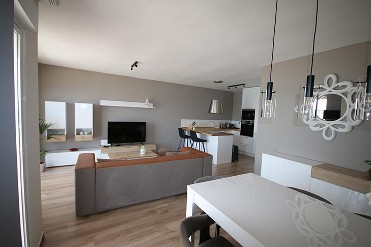 FIRST LINE APPARTMENT LO PAGAN