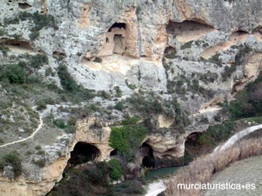 ESTRECHO DE LAS CUEVAS DE LA ENCARNACI�N