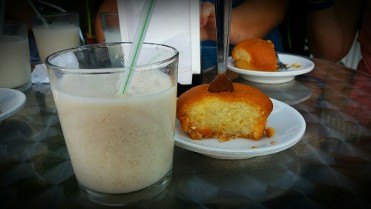 DEGUSTACI�N DE BIZCOCHOS BORRACHOS+PASEO POR OJ�S+MEN� AZAHAR EN JARDINES DE VILLANUEVA