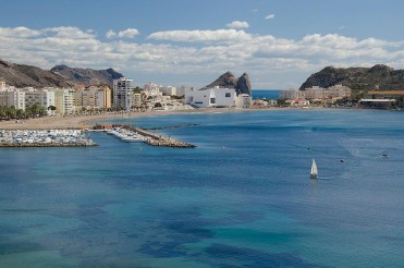 CLUB N�UTICO DE �GUILAS