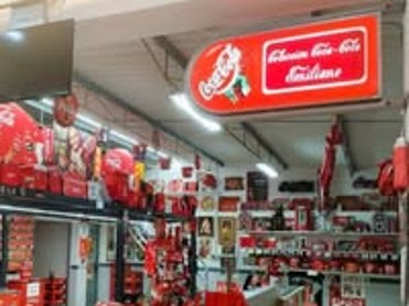 COLECCI�N DE OBJETOS DE COCA COLA EMILIANO ESCUDERO CANO