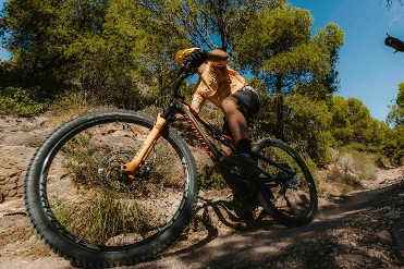 STUNNING MTB OR GRAVEL ROUTE THROUGH THE REGIONAL PARK OF DE SIERRA ESPUA. UNKNOWN PATHS AND TRACKS.