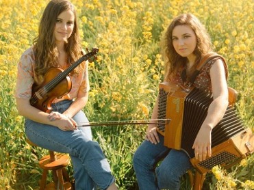August 15 caamA�o & ameixeiras at the a la luna de barranda Festival in Caravaca