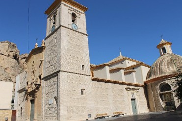 IGLESIA DE SAN L�ZARO OBISPO