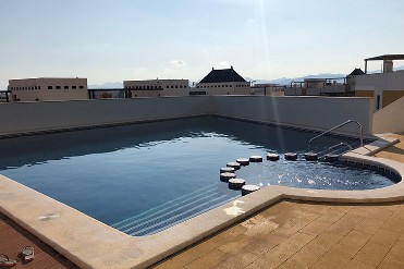 VIVIENDA EN LA PLAYA, CON PISCINA Y AMPLIA TERRAZA
