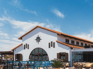 ARMON�A BEACH CLUB