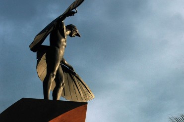 MISTERIOS Y LEYENDAS DE �GUILAS