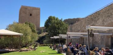 Reserva tu menú de inspiración sefardí en las caballerizas del Castillo de Lorca 