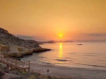 Cuatro Calas de �guilas