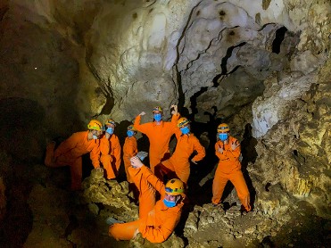 ESPELEOLOGÍA SIMA DE LA SABINA ESPELEOLOGÍA SIMA DE LA SABINA