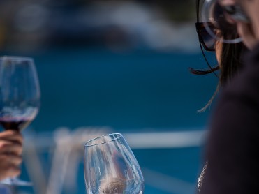 Cata de vinos submarinos a bordo