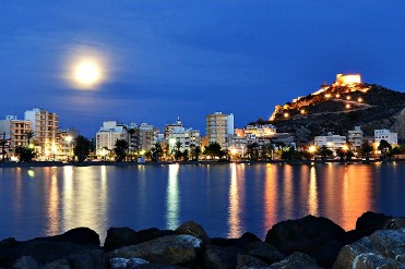 MISTERIOS Y LEYENDAS DE �GUILAS