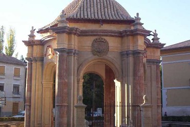 PLAZA DEL TEMPLETE A BAS�LICA SANTUARIO VERA CRUZ