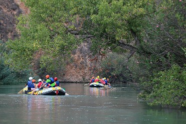 RAFTING IN EL CAÑÓN DE ALMADENES WITH A VISIT TO TWO CAVES, CAVE ART AND PHOTO REPORT