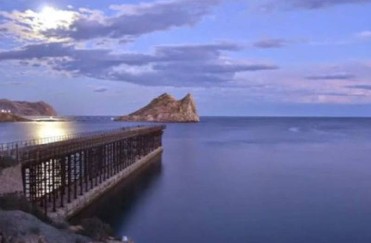 August 16 free guided walk on the tres bah�as blue Trail in aguilas
